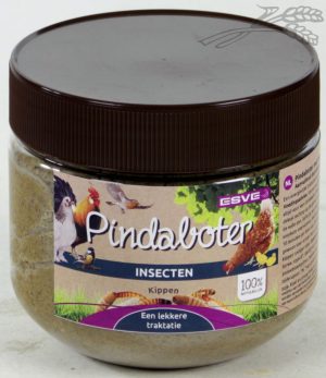 Pindaboter met Insecten voor Kippen